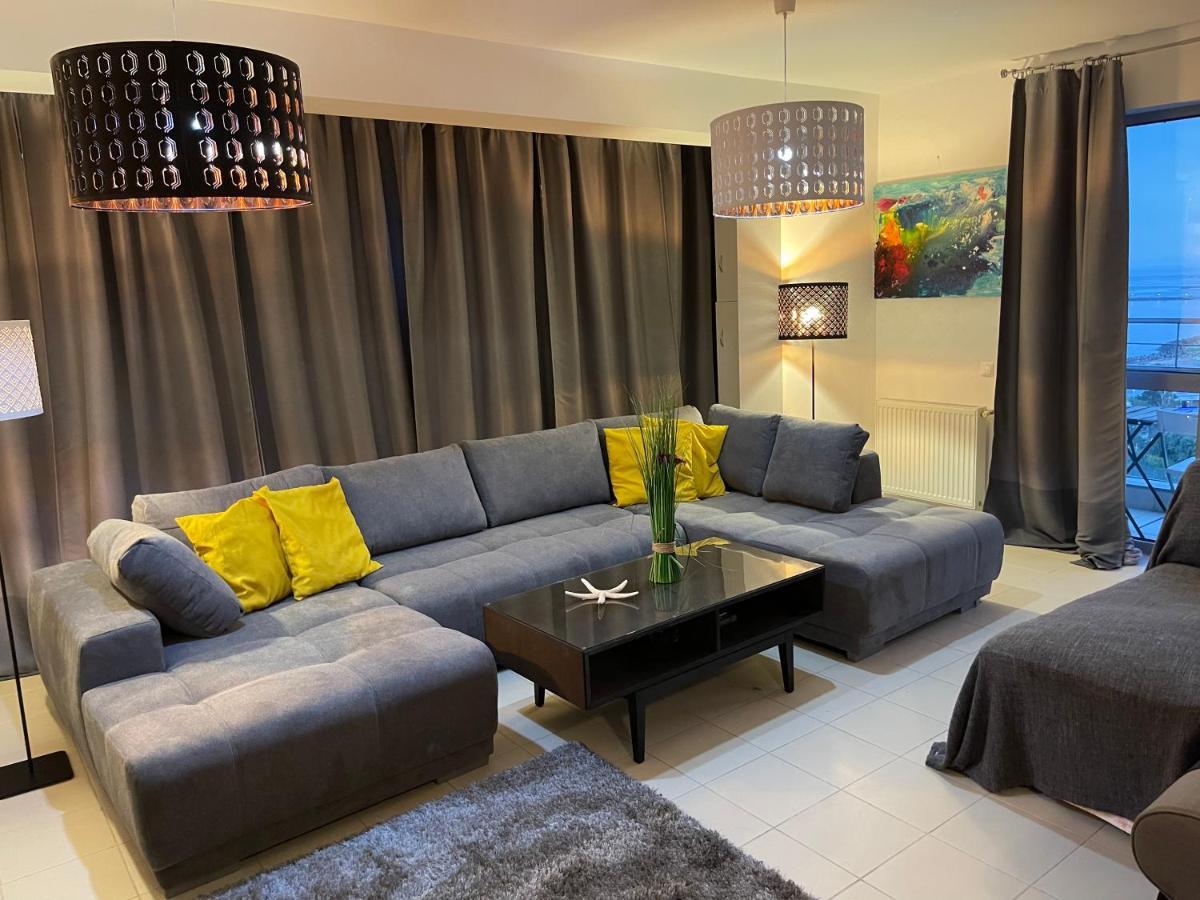 Apartment Happiness By Nicole Jutka, Visual Artist Olimp Εξωτερικό φωτογραφία