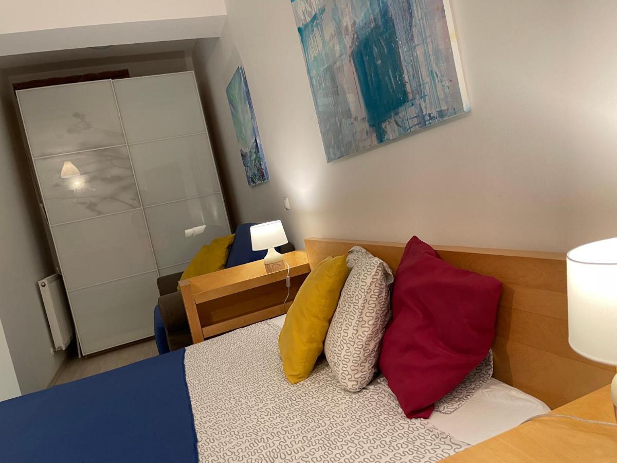 Apartment Happiness By Nicole Jutka, Visual Artist Olimp Εξωτερικό φωτογραφία