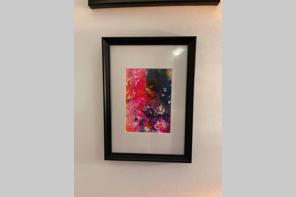 Apartment Happiness By Nicole Jutka, Visual Artist Olimp Εξωτερικό φωτογραφία