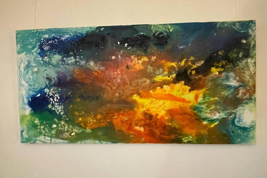 Apartment Happiness By Nicole Jutka, Visual Artist Olimp Εξωτερικό φωτογραφία