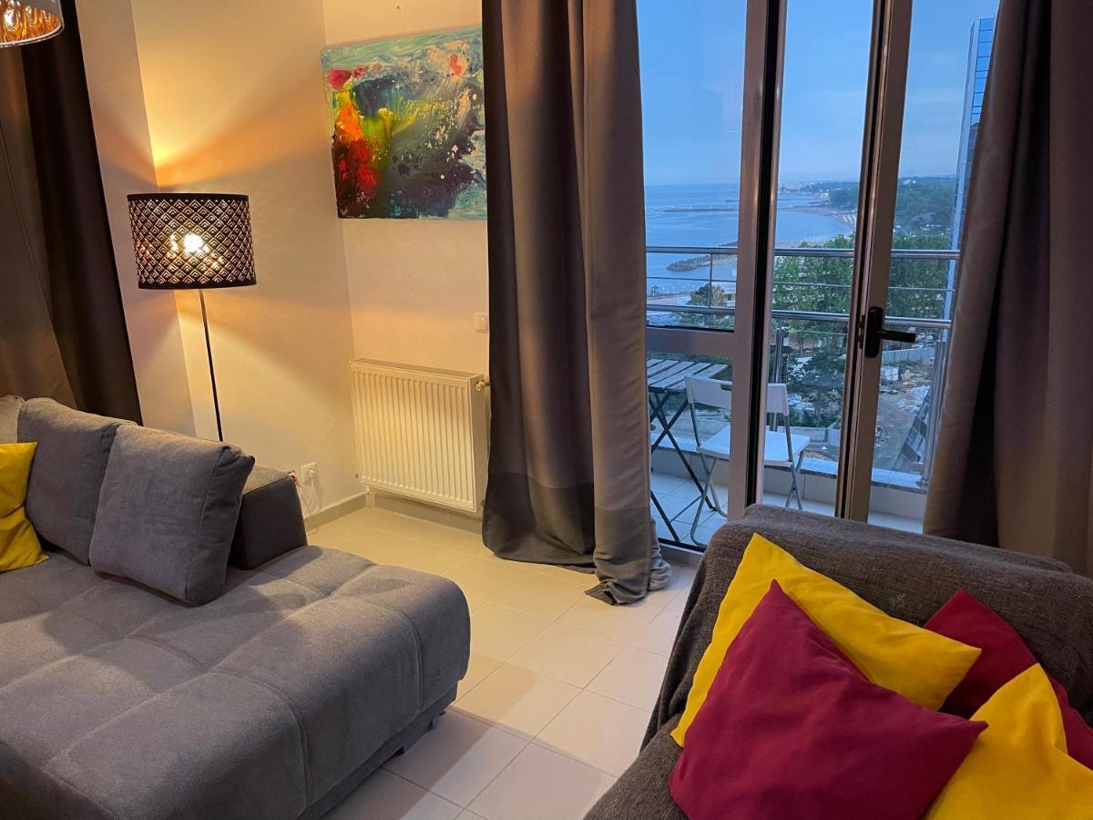 Apartment Happiness By Nicole Jutka, Visual Artist Olimp Εξωτερικό φωτογραφία